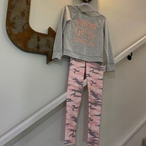 Sweatshirt and leggins set. Girl’s size 12. EUC